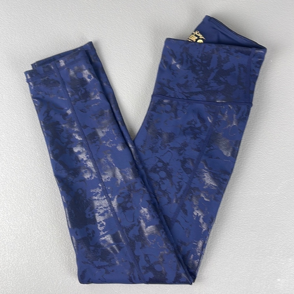 Lilly Pulitzer Weekender High Rise Midi Crop Legging. Shoreline Foil. Size XS.